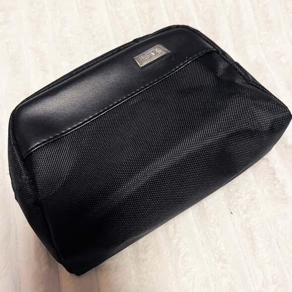 TUMI for Delta Black Zipper Small Tote Carrier Travel Case - Picture 1 of 5